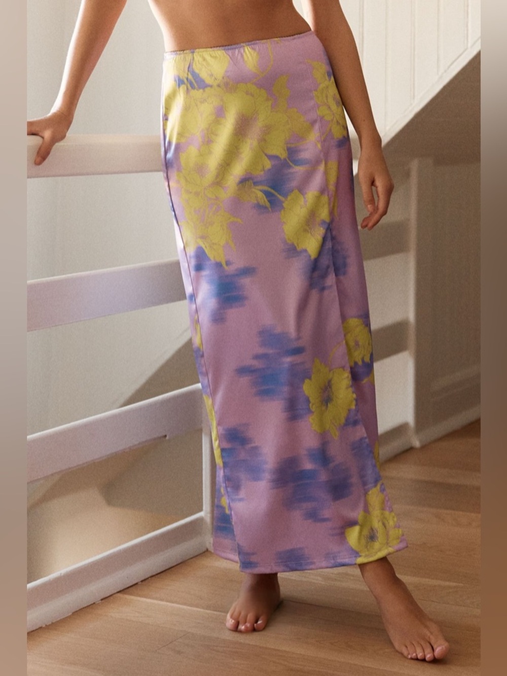 LyreBird Stretch Satin Slim Skirt and Bralette SET Romantic - Picture 2 of 6